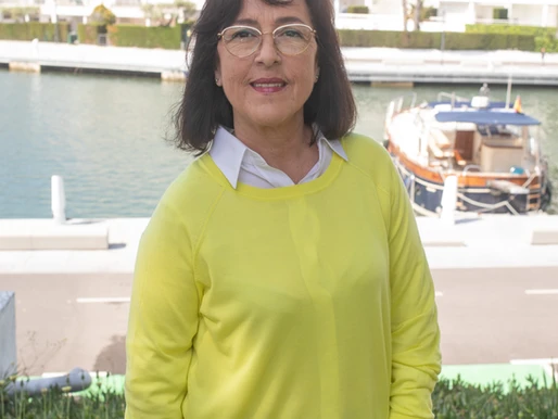 Maria Muñoz, directora del Club, portada de Gidona al juny