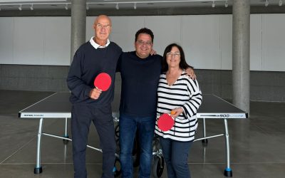 Vine a jugar a ping-pong al Club!